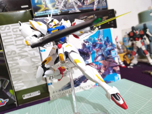 HG  机动战士高达AGE 雷吉鲁斯高达