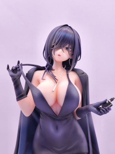 横山石见 黑礼服
