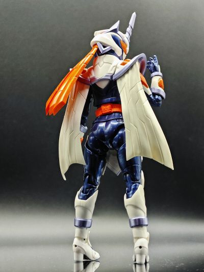 S.H.Figuarts   假面骑士玛洁德 炎阳独角兽