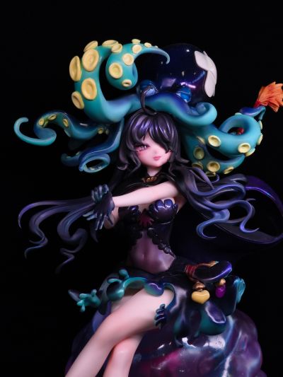 章鱼魔女