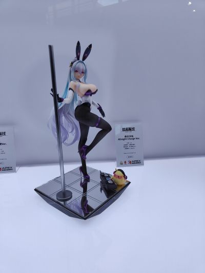 碧蓝航线 萨沃伊亲王（欧根亲王） Final Lap 异色限定版