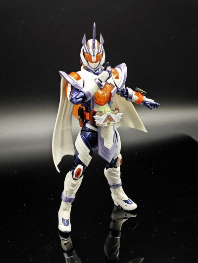 S.H.Figuarts   假面骑士玛洁德 炎阳独角兽