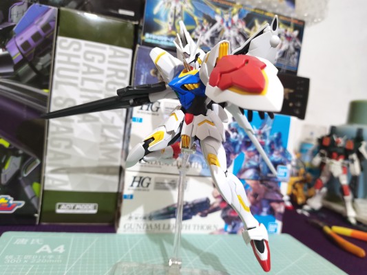 HG  机动战士高达AGE 雷吉鲁斯高达