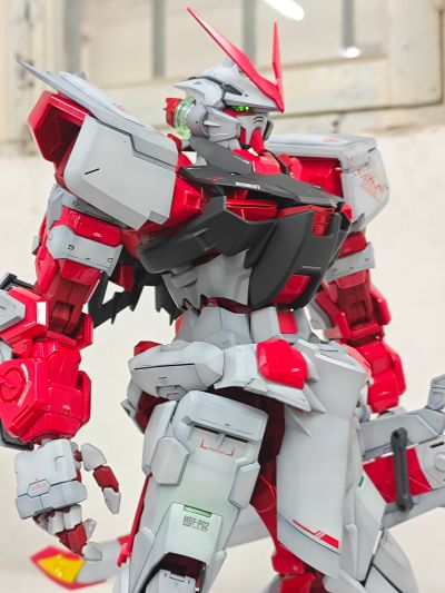 PG 1/60 机动战士高达SEED ASTRAY MBF-P02 异端高达红色机