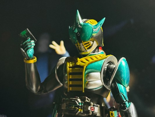 S.H.Figuarts(真骨雕制法) 假面骑士电王 假面骑士零诺斯 牛郎星形态