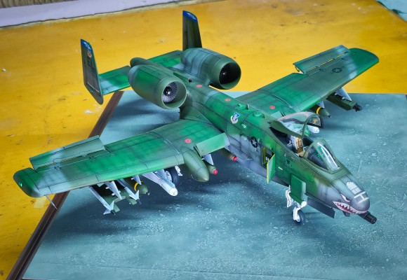 1376  1/72 A-10 A/C 雷电II 海湾战争