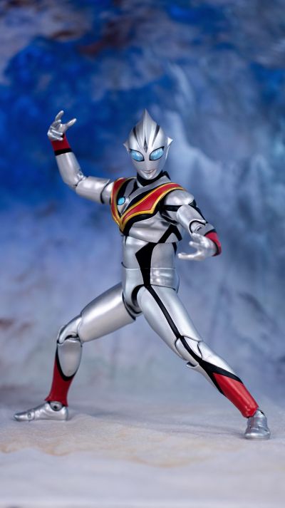 S.H.Figuarts（真骨雕制法）假迪迦/邪恶迪迦
