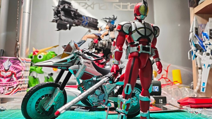S.H.Figuarts  机动摩托人（载具模式）