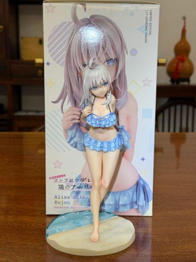 不时用俄语小声说真心话的邻桌艾莉同学  艾莉莎·米哈伊罗夫纳·九条 泳装度假 1/7比例人偶