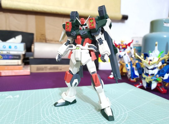 HG 1/144  闪电暴风高达