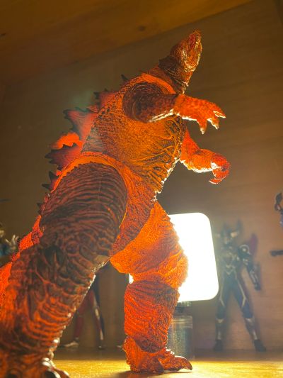 极致超值系列 哥斯拉2：怪兽之王 红莲哥斯拉 战斗