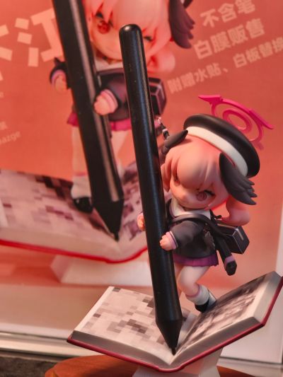 蔚蓝档案 小春笔架