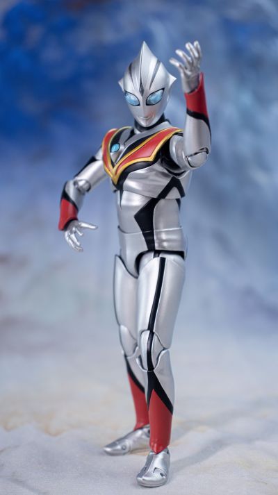 S.H.Figuarts（真骨雕制法）假迪迦/邪恶迪迦