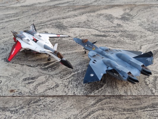 65885 超时空要塞 YF-19 附带高速装备+折跃推进器