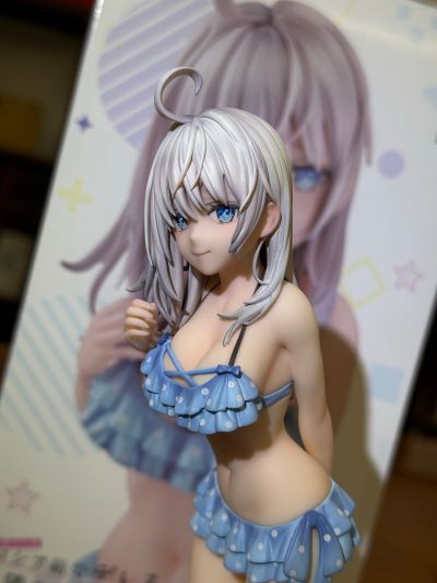 不时用俄语小声说真心话的邻桌艾莉同学  艾莉莎·米哈伊罗夫纳·九条 泳装度假 1/7比例人偶