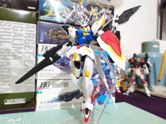 HG  机动战士高达AGE 雷吉鲁斯高达