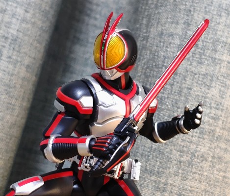 S.H.Figuarts 假面骑士555 机动摩托人
