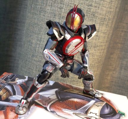 S.H.Figuarts 假面骑士555 机动摩托人