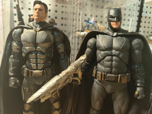 MAFEX 编号222  蝙蝠侠（正义联盟：扎克·施奈德版）