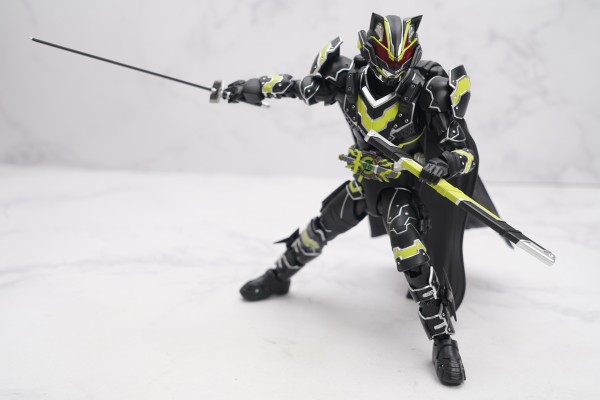 S.H.Figuarts 假面骑士太狸 武刃剑