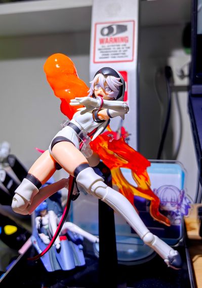 S.H.Figuarts 腼腆英雄 SHY
