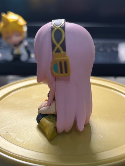 靠肩扭蛋 初音未来