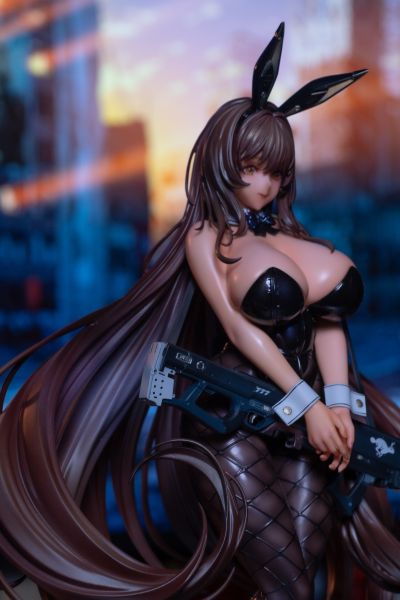 胜利女神：妮姬 诺亚尔：黑兔