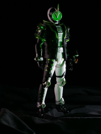 S.H.Figuart 假面骑士：灵骑 假面骑士冥骑