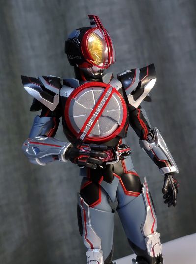 S.H.Figuarts 假面骑士555 机动摩托人