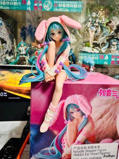 初音未来 压泡面人偶-兔耳睡衣-