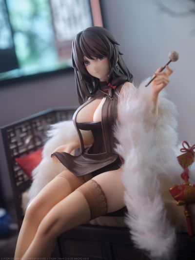 碧蓝航线 卡律布狄斯 治愈的红闺