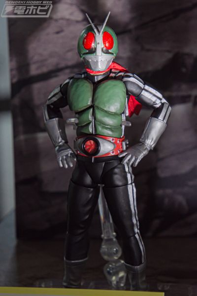 S.H.Figuarts（真骨雕制法） 假面骑士新1号（荣耀昭和骑士版）
