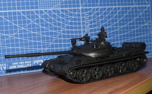 35108 1/35 苏联 T-62A 主战坦克 