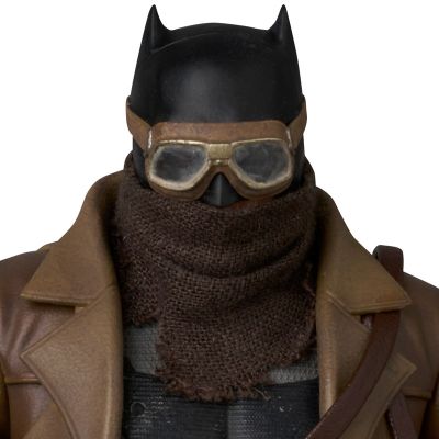 MAFEX  编号260 恶梦蝙蝠侠