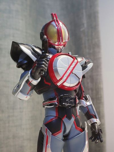 S.H.Figuarts 假面骑士555 机动摩托人