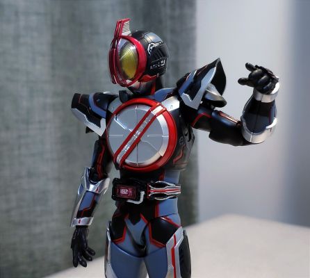 S.H.Figuarts 假面骑士555 机动摩托人