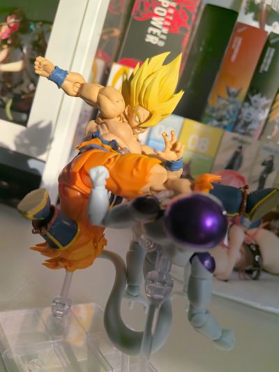 S.H.Figuarts  弗利萨 终极形态-复活