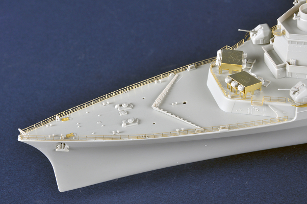 编号：05635 1/350 世界战舰系列 法国海军贞德号直升机母舰2008