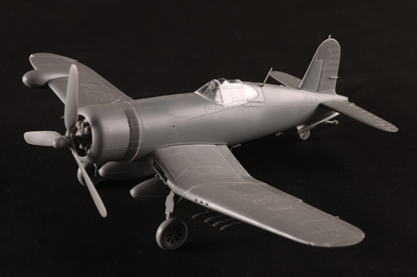 编号:80385 1/48 军用飞机系列 美国F4U-2“海盗”战斗机