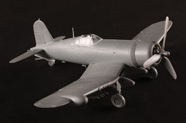 编号:80385 1/48 军用飞机系列 美国F4U-2“海盗”战斗机