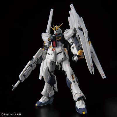 RG 1/144 ν高达（双翼浮游炮装备型）