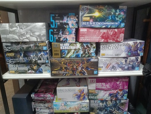 MG 1/100 灵格斯（机动战士高达 逆袭的夏亚版）