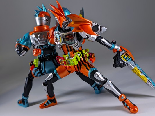 S.H.Figuarts  假面骑士艾克赛德 假面骑士艾克赛德 双人动作玩家 等级20 左右套装