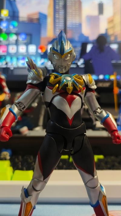 S.H.Figuarts 欧布奥特曼 三重形态