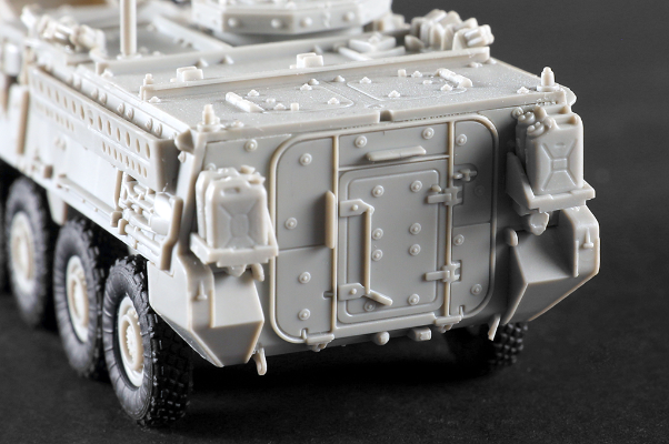编号:07424 1/35 装甲车辆系列 美军M1131斯崔克火力支援车