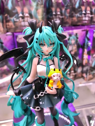 初音未来联名小浣熊拉斯卡尔 Trio-Try-iT玩具人偶-恶魔款-