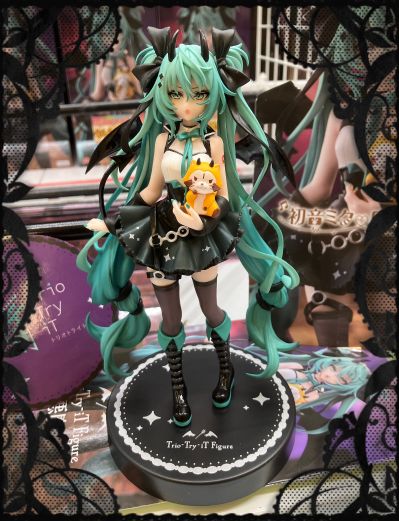 初音未来联名小浣熊拉斯卡尔 Trio-Try-iT玩具人偶-恶魔款-