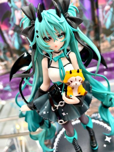 初音未来联名小浣熊拉斯卡尔 Trio-Try-iT玩具人偶-恶魔款-