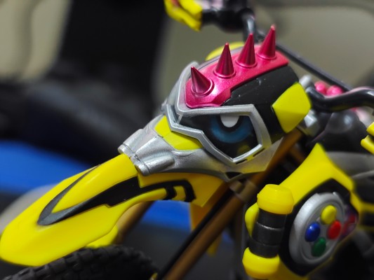 S.H.Figuarts 假面骑士：艾克赛德  摩托玩家