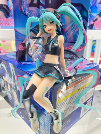初音未来 压泡面人偶-炫彩科技款-